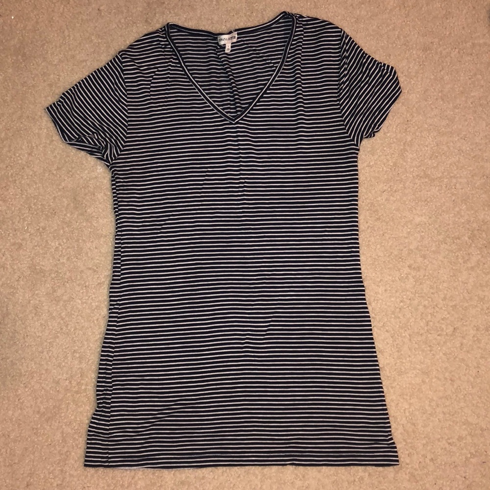 Zenna Outfitters Short Sleeved V-Neck